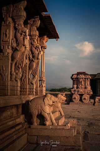 Majestic Hampi: A Glimpse into Ancient Splendor 🕌✨