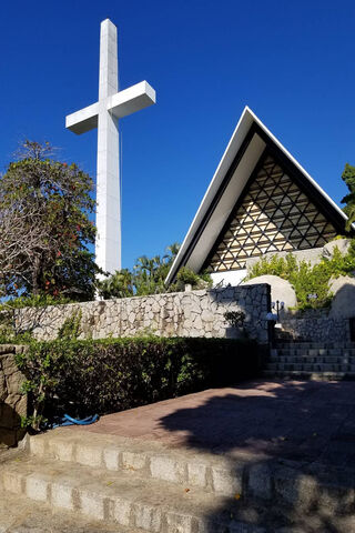 Iglesia Las Brizas: A Beacon of Faith 🌟