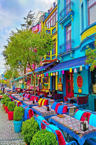 Colorful Vibes of Istanbul: A Street of Charm 🌈✨