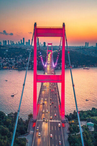 Istanbul's Vibrant Connection: The Bosphorus Bridge at Dusk 🌉✨