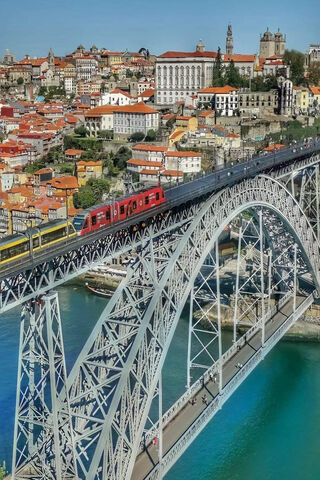 Bridging Beauty: Porto's Iconic Landscape 🌉✨