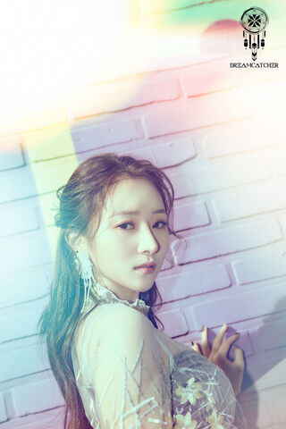 Dreamy Elegance: SuA in Soft Hues 🌈✨