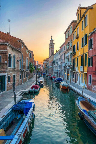Sunset Serenity in Venice 🌅