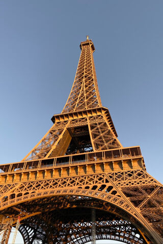 Eiffel Tower: A Parisian Icon 🌟