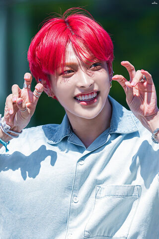 Vibrant Vibes: Hongjoong's Playful Spirit 🌟