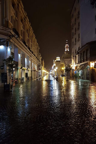 Nighttime Serenity in Centro De Salta 🌙✨