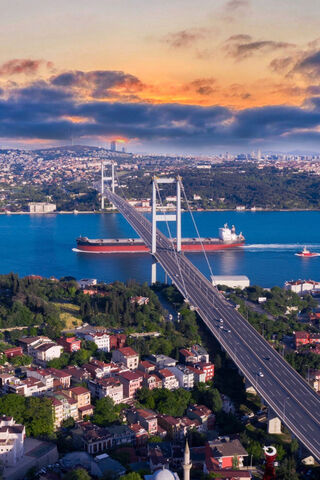 Istanbul's Majestic Skyline: A Bridge Between Continents 🌉🌅