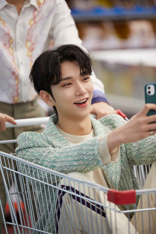 Joyful Moments: Together in the Aisles 🌟🛒