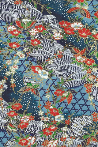 Waves of Tradition: A Floral Journey Through Japan 🌸🌊