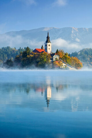 Serenity at Lake Bled 🌅🏞️