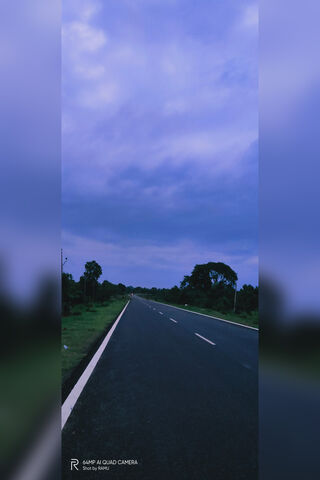 Endless Journey Under a Dreamy Sky 🌌🚗