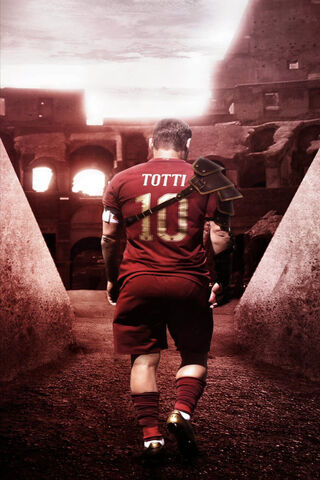 Totti: The Legend Walks Through Time ⚽️🏛️