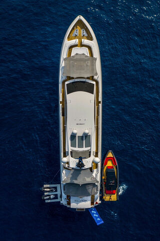 Luxury on the Waves: The Ultimate Yacht Experience 🚤🌊