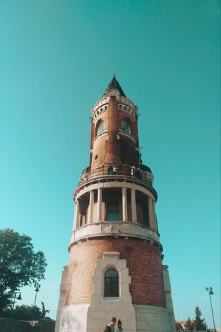 Gardos Tower: A Glimpse into History 🏰✨