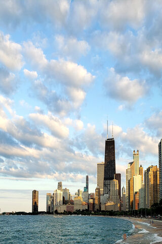 Sunset Serenity Over Chicago's Skyline 🌆🌅