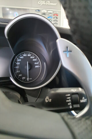 Alfa Giulia: The Heart of Performance 🚗💨