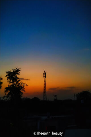 Twilight Serenity: A Calm Evening Unfolds 🌅