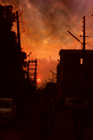 Sunset Serenity: A Glimpse of Evening Bliss 🌅