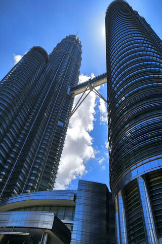 Skyward Dreams: The Majesty of KLCC 🌆✨