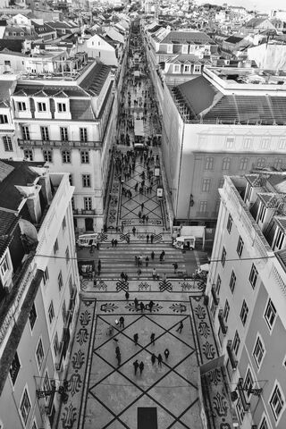 Lisboa: A Stroll Through History 🌆