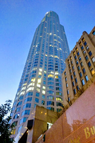 Skyward Dreams: The Iconic Los Angeles Skyline 🌆✨