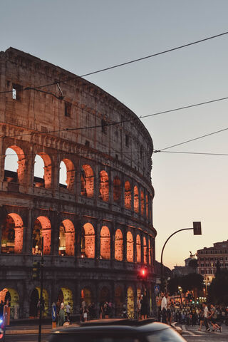 Evening Glow of the Colosseum 🌅🏛️