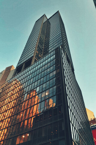 Reaching New Heights: The Skyscraper Marvel 🏙️✨