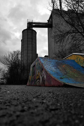 Urban Skate Haven 🛹🌆