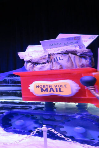 Santa's Mailbox: A Holiday Tradition 🎅📬