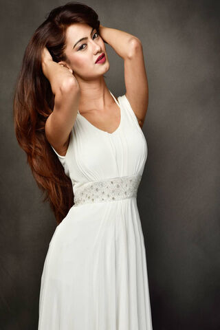 Elegance in White: The Grace of Swati Krishnan