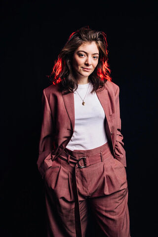 Lorde: The Rising Star of Modern Music 🌟