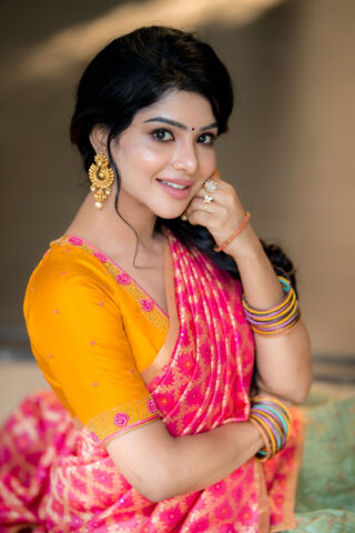 Radiant Elegance: Pavitra Lakshmi in Traditional Splendor
