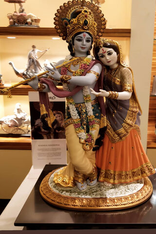 Divine Love: The Eternal Bond of Radha and Krishna 🌺💖