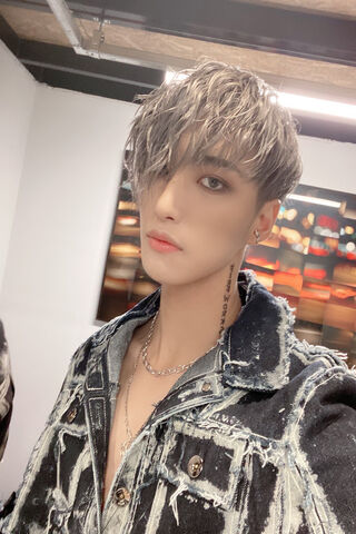 Seonghwa: The Charismatic Star 🌟