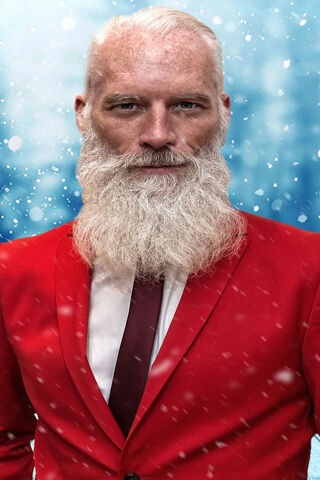 Chic Claus: A Modern Take on Santa Style 🎅✨