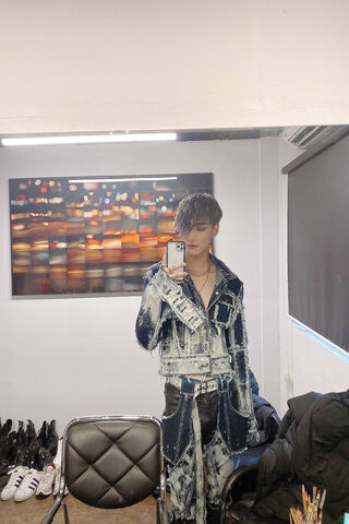 Seonghwa: Reflections of Style and Charisma ✨