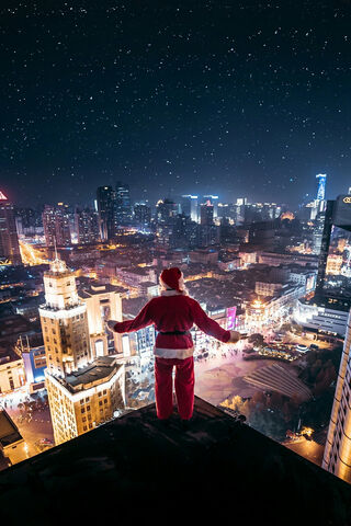 Santa's Skyline Surprise 🎅✨