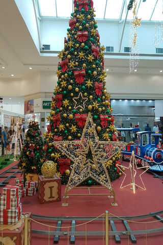 Festive Wonderland: A Christmas Celebration 🎄✨