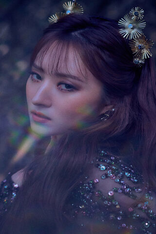 Mystical Elegance: SuA's Enchanting Aura ✨