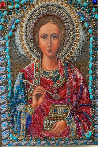 Divine Adornment: A Glimpse into Sacred Art