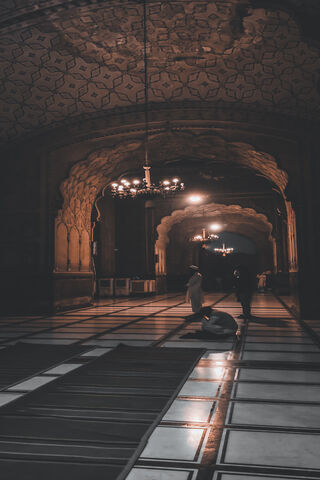 Serenity in the Shadows: Badshahi Mosque