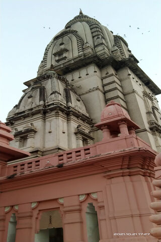 Majestic Kashi Vishwanath Temple: A Spiritual Haven 🕉️✨