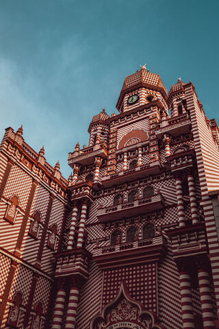 The Striking Beauty of the Red Mosque in Colombo 🕌❤️