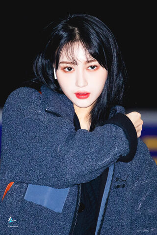 Siyeon: The Enigmatic Dreamcatcher 🌙✨