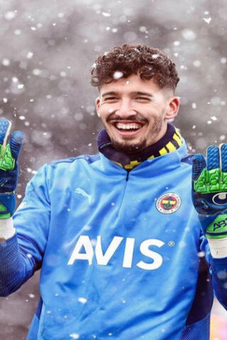 Altay Bayındır: The Smiling Guardian of the Goal 🥅❄️