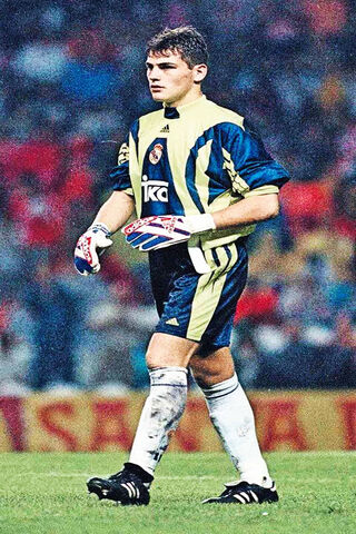 Iker Casillas: The Guardian of the Goal 🥅⚽