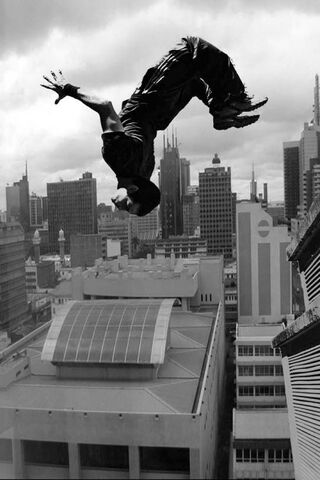 Urban Acrobatics: The Art of Parkour 🏙️🤸 ️