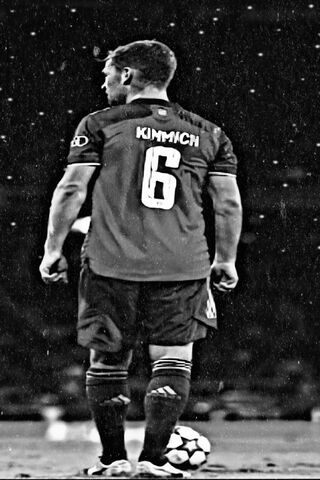 Kimmich: The Midfield Maestro in Action ⚽️✨