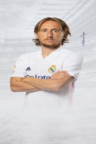 Luka Modric: Maestro of the Midfield 🎩⚽