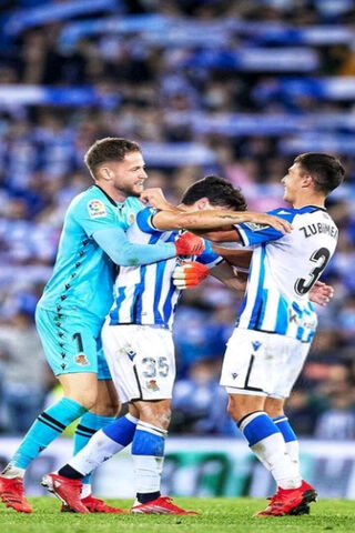 Celebration of Unity: Real Sociedad's Triumph! 🎉⚽